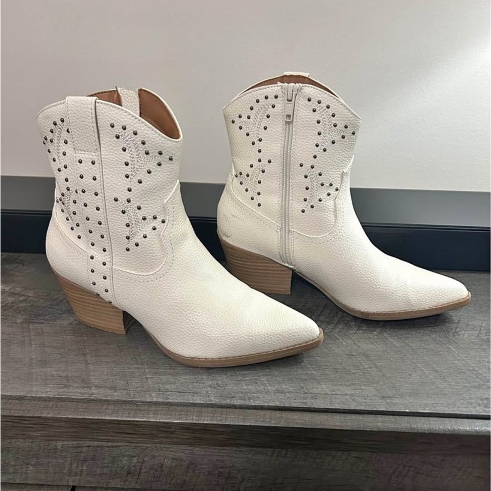 Women’s shoe